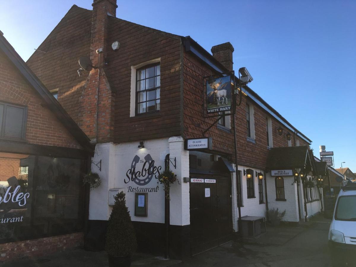 The White Hart Pub And Rooms Cranleigh Room photo